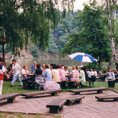 Hotel Restaurant Am Kriebsteinsee エクステリア 写真